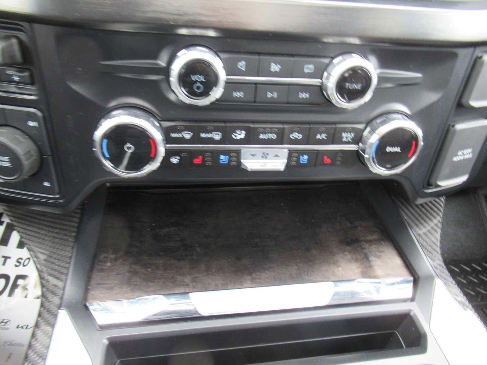 Used 2024 Ford F250 Lariat w/ Lariat Ultimate Package image 32