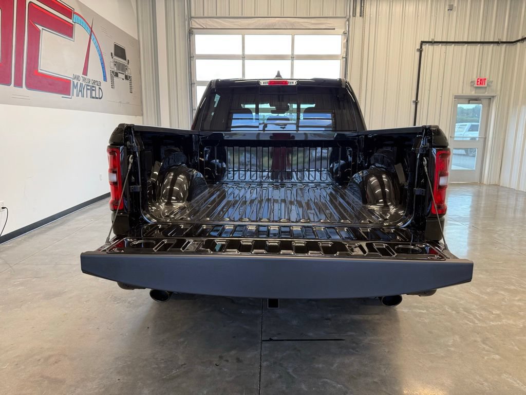 New 2026 RAM 1500 Express AWD/4WD image 16