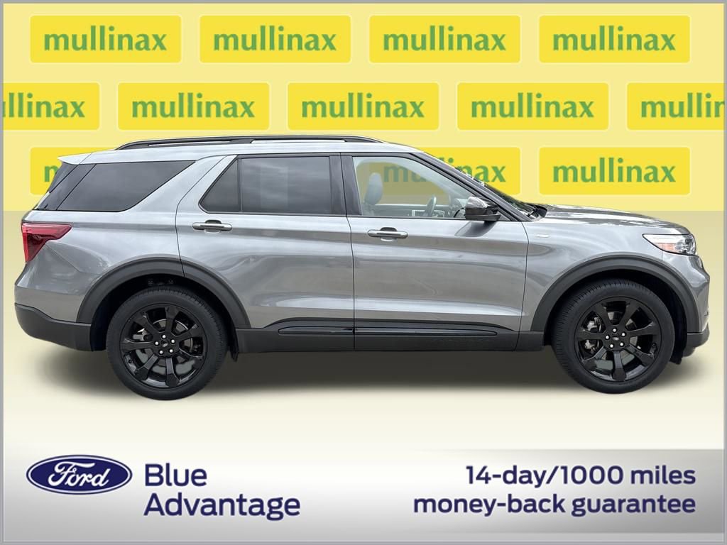 Used 2022 Ford Explorer ST-Line w/ Class IV Trailer Tow Package image 2