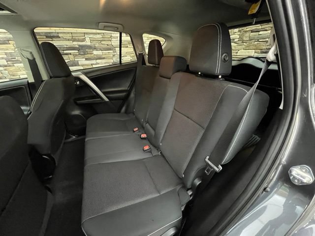 Used 2018 Toyota RAV4 XLE AWD/4WD image 35