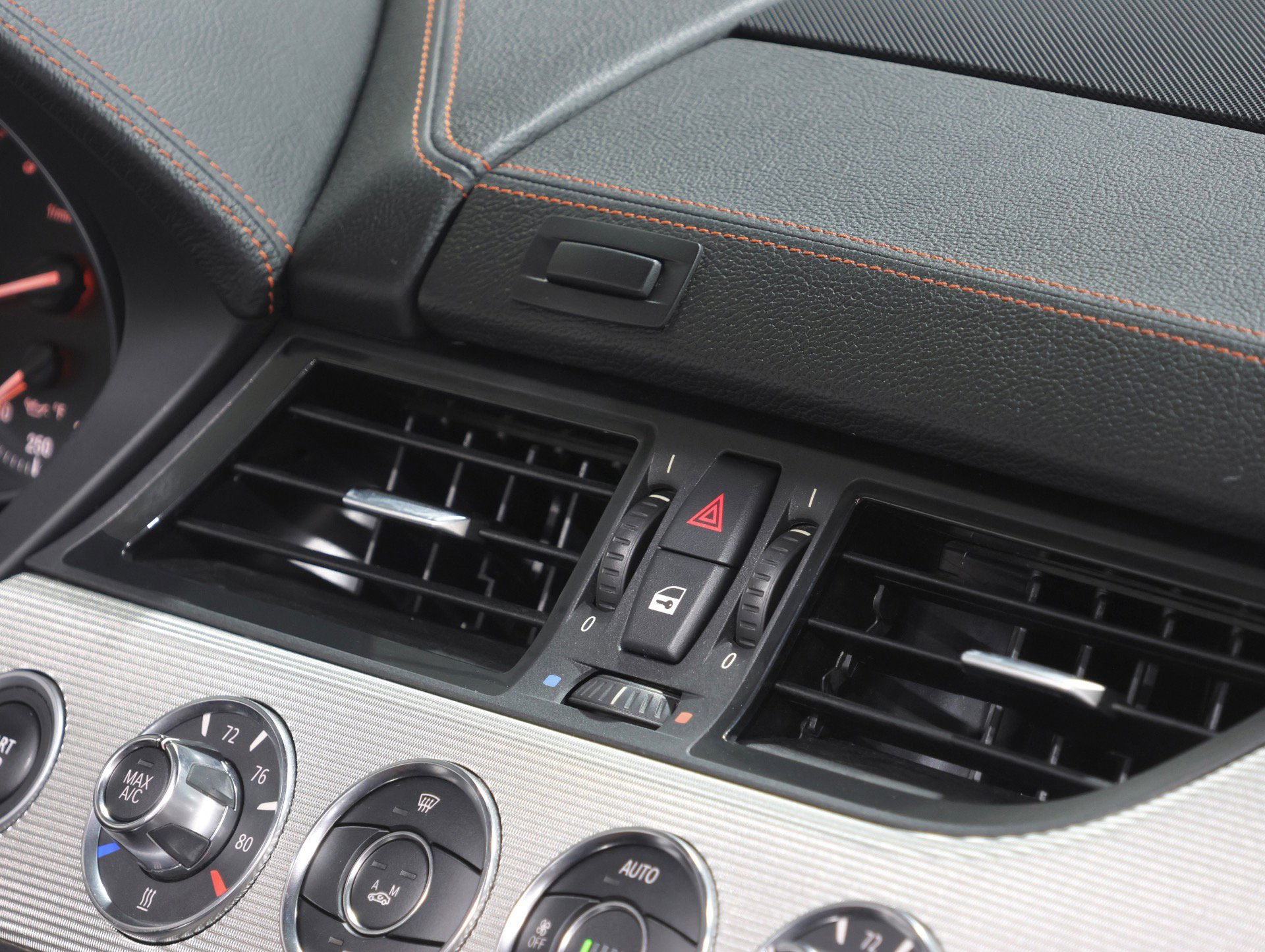 Used 2015 BMW Z4 sDrive28i image 54