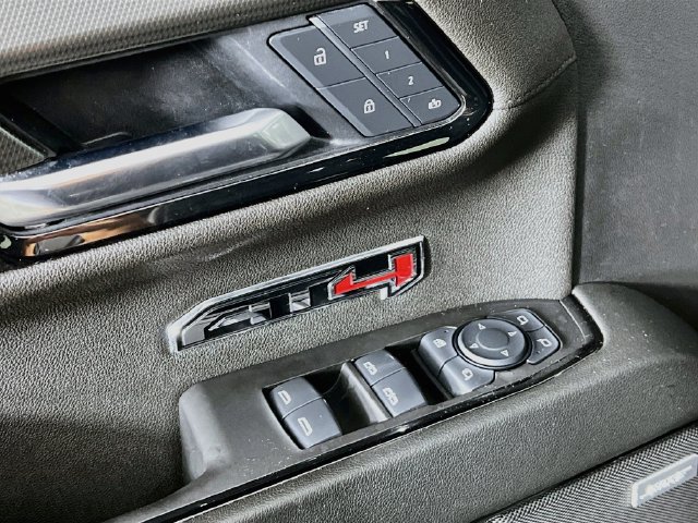 Used 2025 GMC Sierra 1500 AT4 w/ AT4 Premium Package AWD/4WD image 9