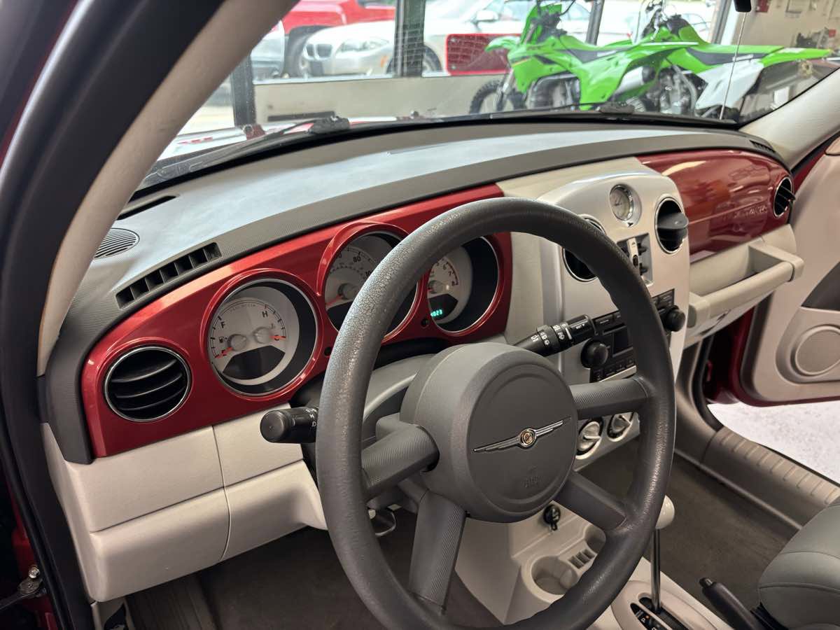 Used 2006 Chrysler PT Cruiser FWD image 13