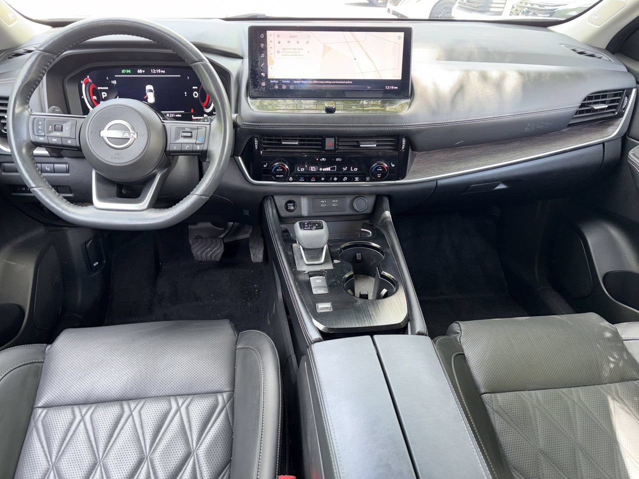 Used 2024 Nissan Rogue Platinum w/ Platinum Premium Package FWD image 12