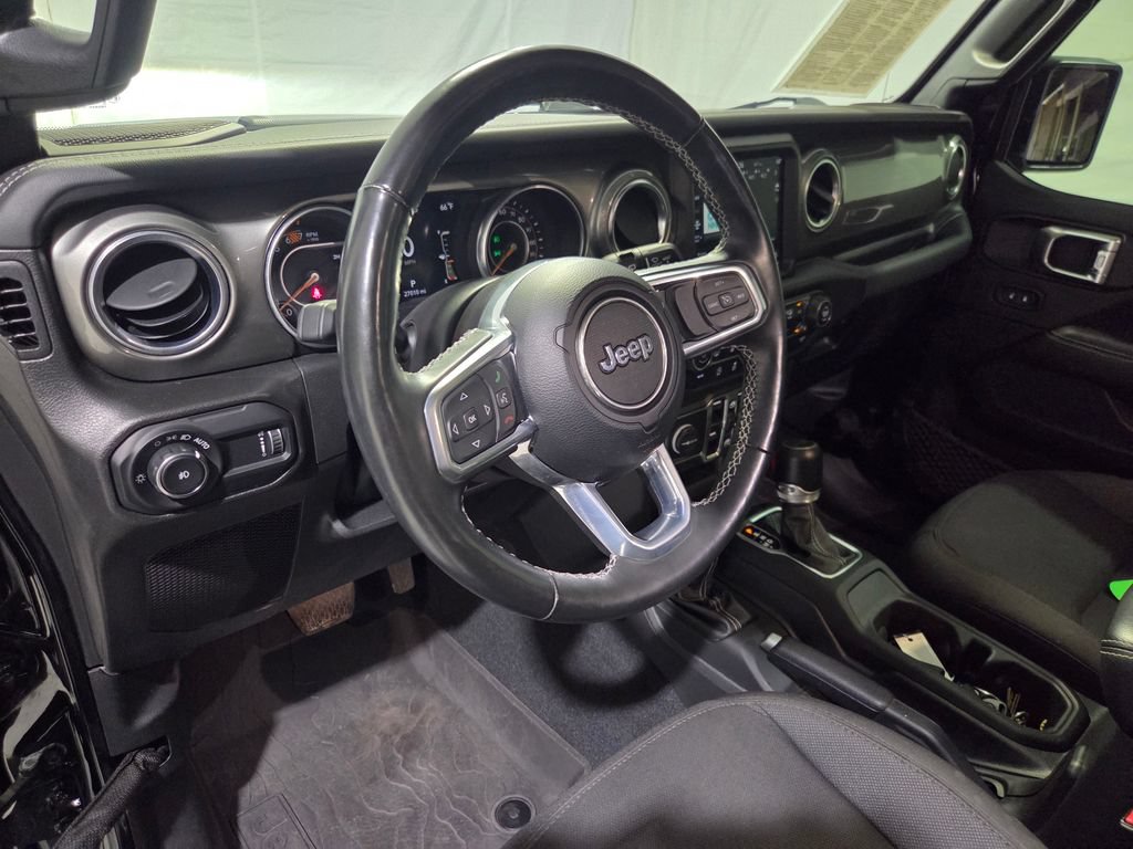Used 2023 Jeep Wrangler Unlimited Sahara w/ LED Lighting Group AWD/4WD image 6