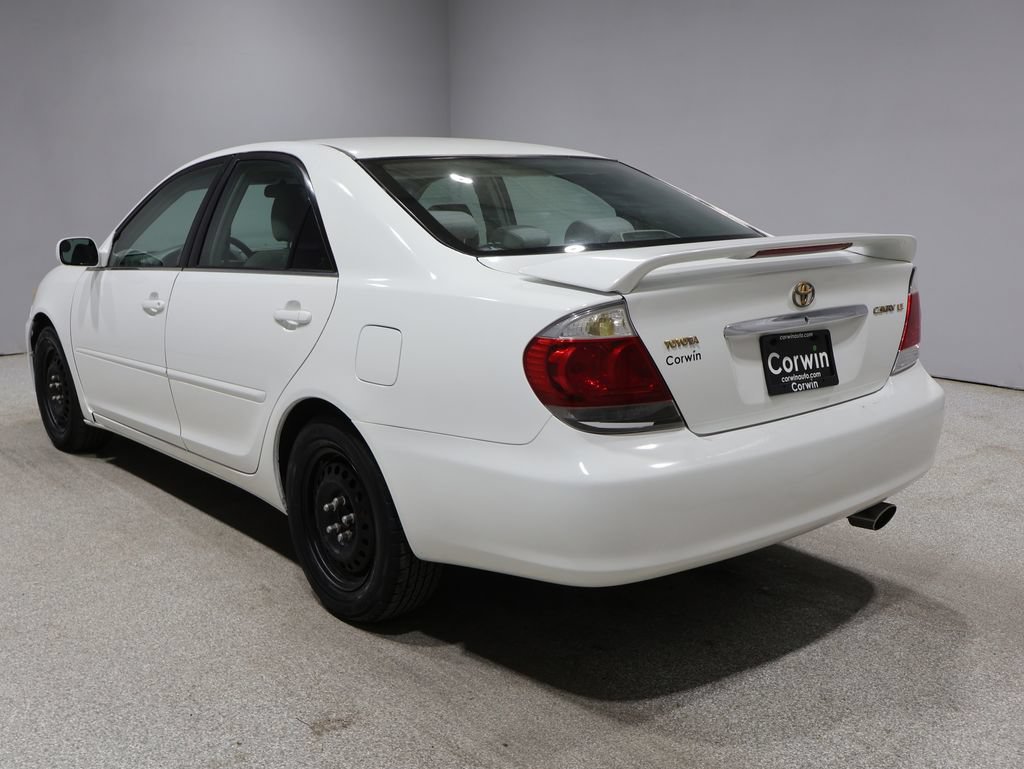 Used 2005 Toyota Camry LE FWD image 4