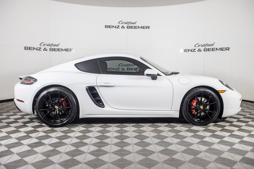 Used 2018 Porsche 718 Cayman S RWD image 3