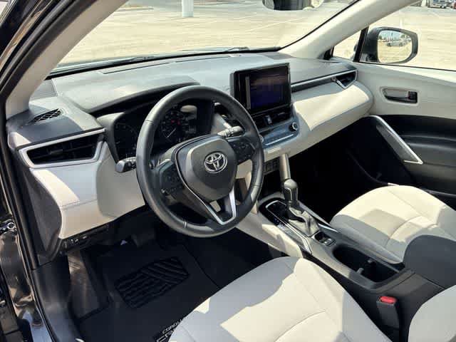 Used 2024 Toyota Corolla Cross LE FWD video 2