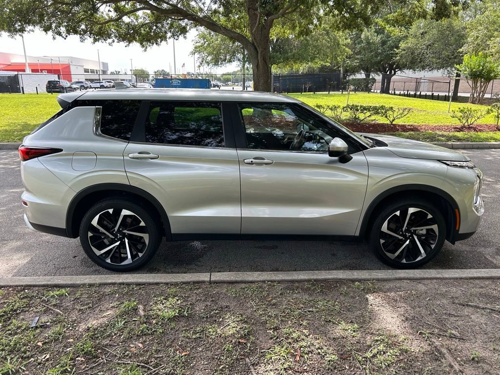 Used 2023 Mitsubishi Outlander SE AWD/4WD image 7