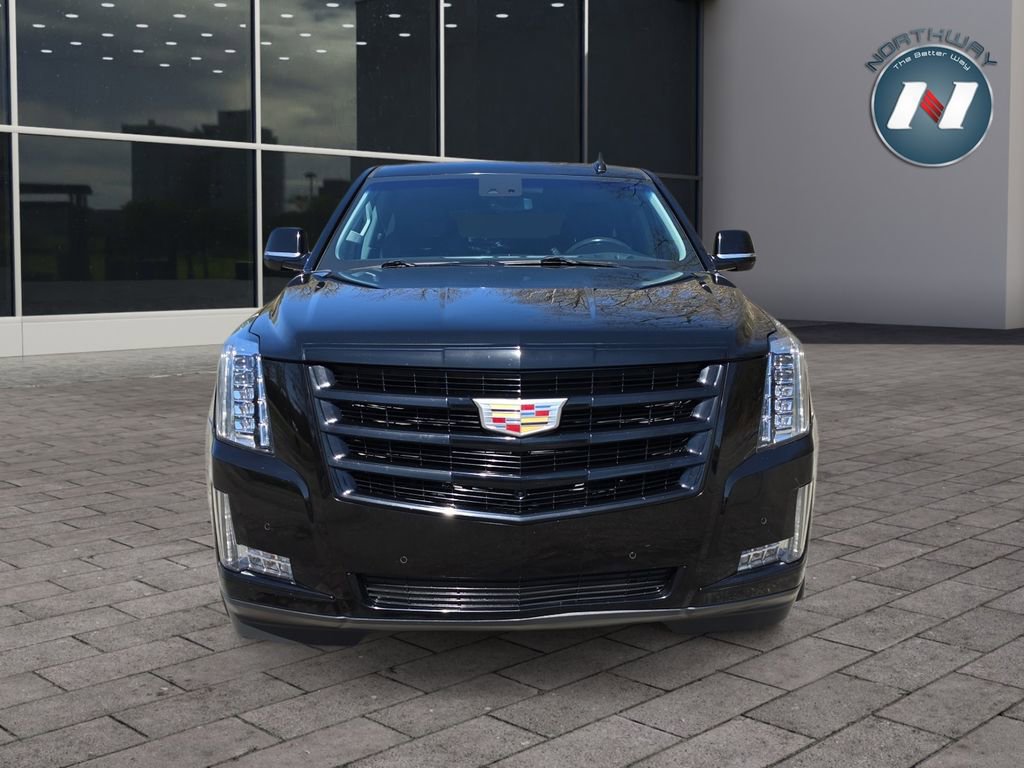 Used 2019 Cadillac Escalade Luxury w/ Escalade Sport Edition AWD/4WD image 8