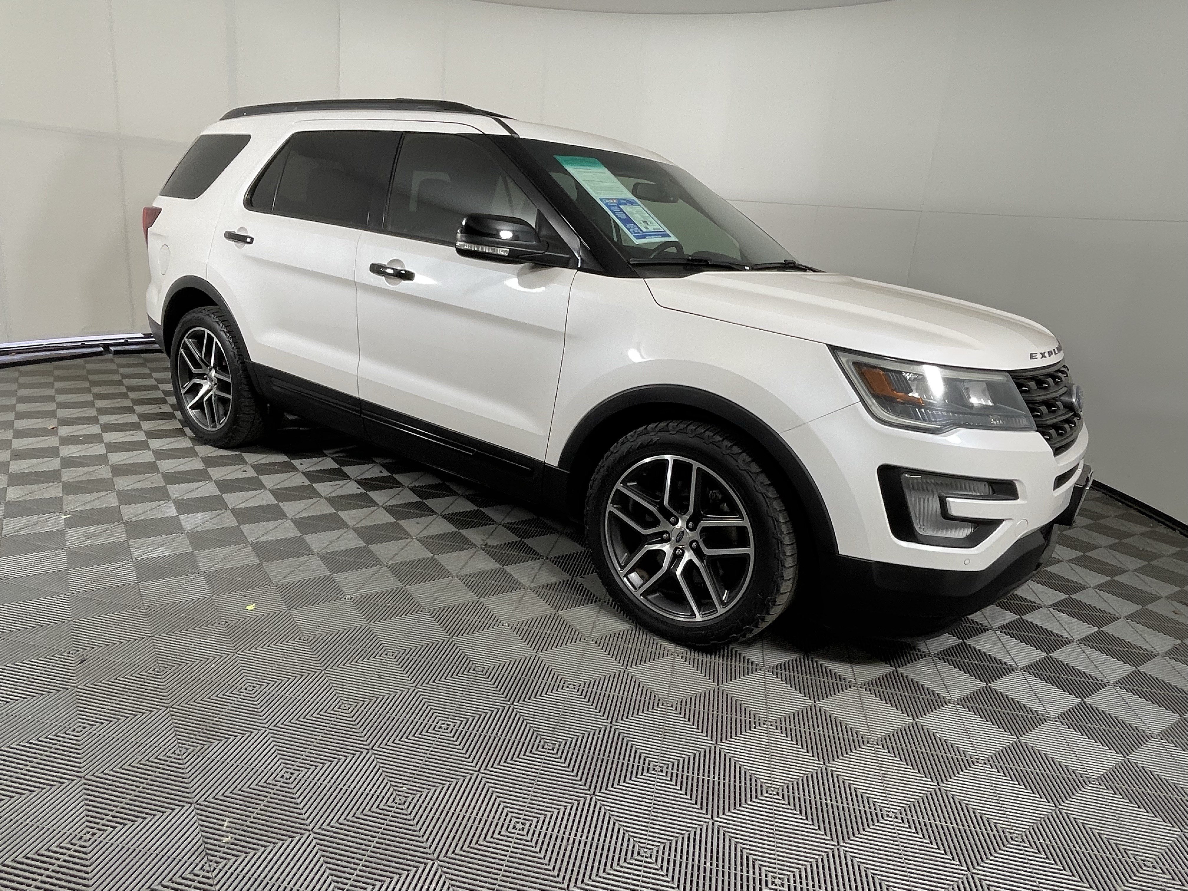 Used 2016 Ford Explorer Sport w/ Equipment Group 401A AWD/4WD image 7