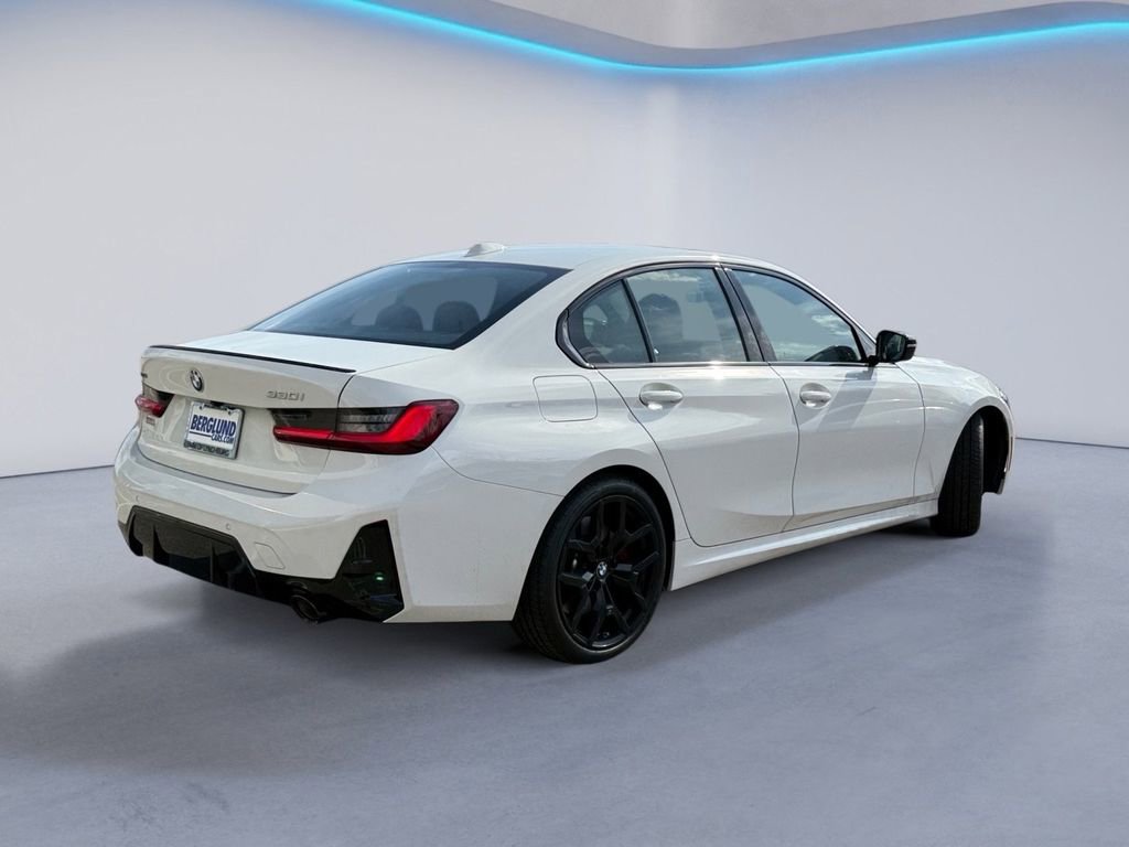 Used 2025 BMW 330i xDrive Sedan w/ M Sport Package image 4
