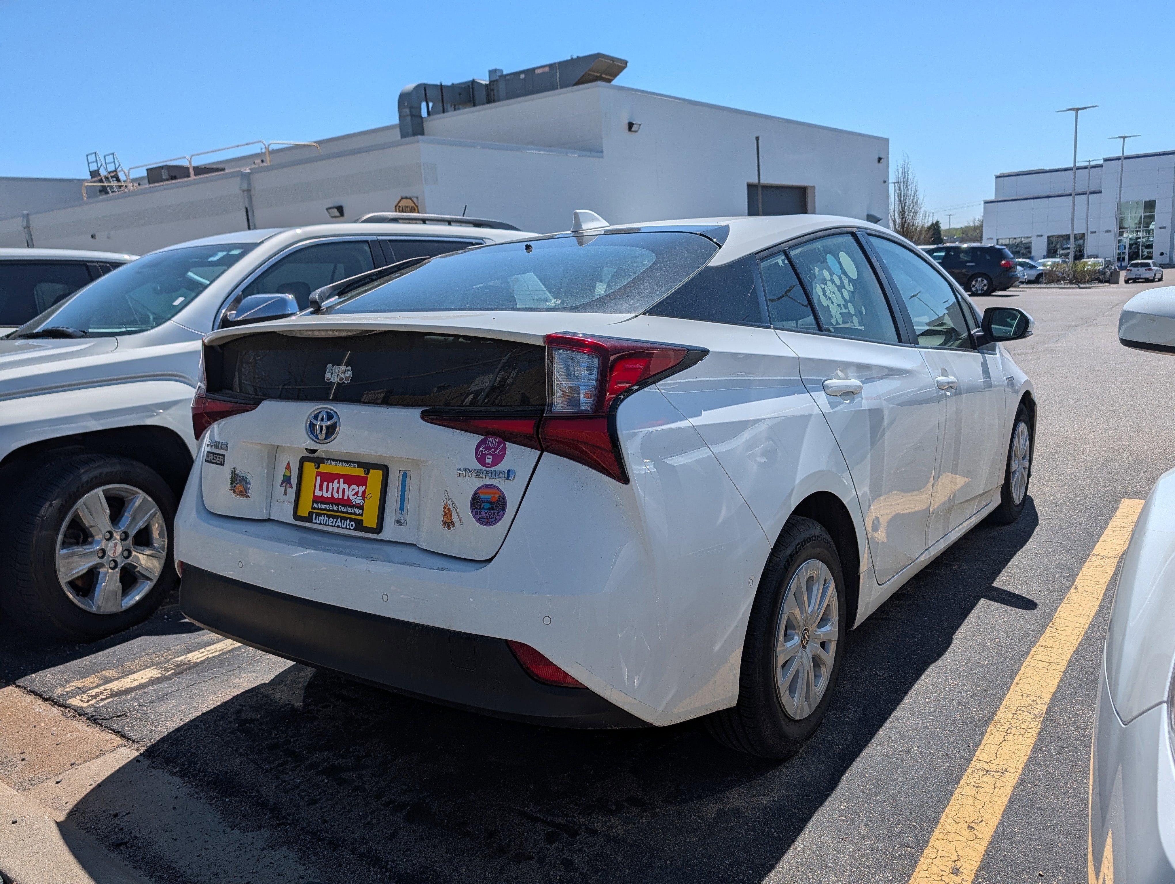 Used 2022 Toyota Prius LE FWD image 4