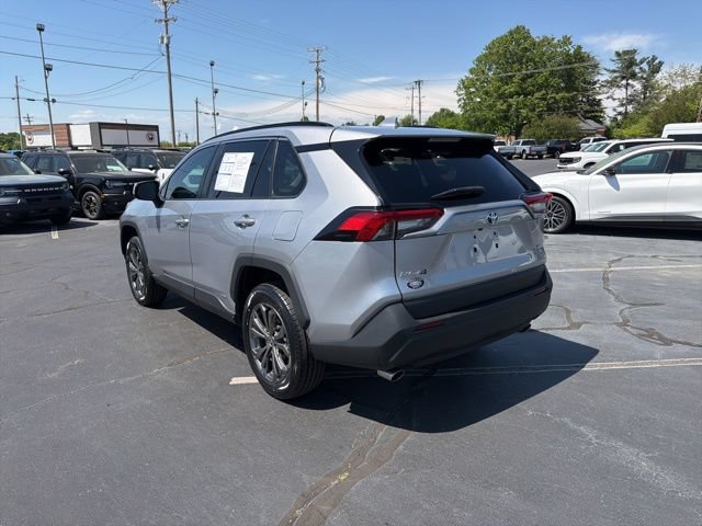 Used 2023 Toyota RAV4 XLE Premium AWD/4WD image 5