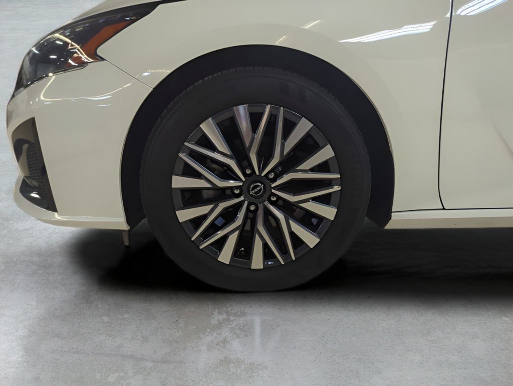 Used 2025 Nissan Altima 2.5 SV image 24