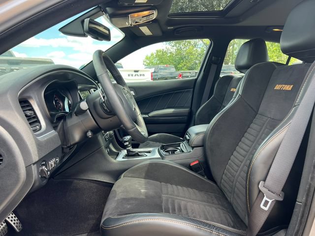 Used 2017 Dodge Charger R/T RWD image 3