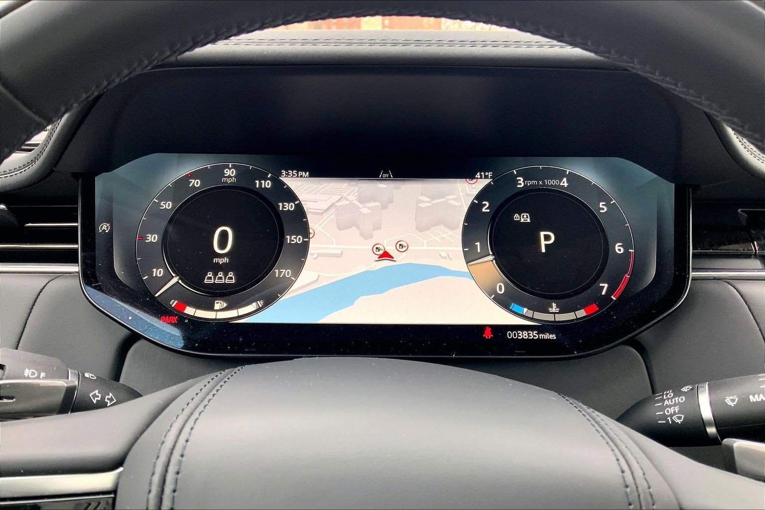 Used 2025 Land Rover Range Rover SE image 25