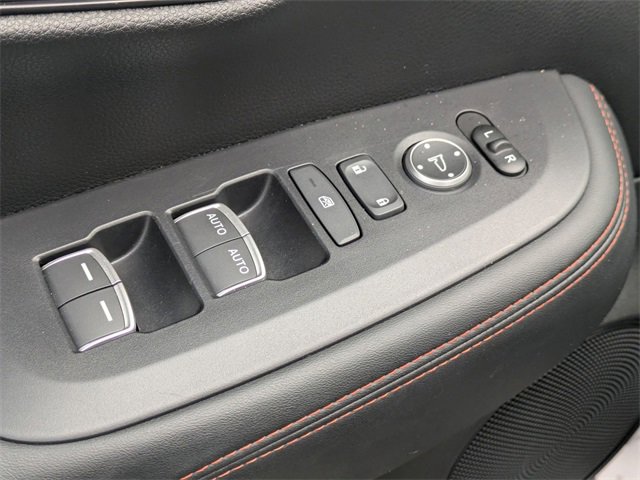 Used 2025 Honda HR-V Sport image 11