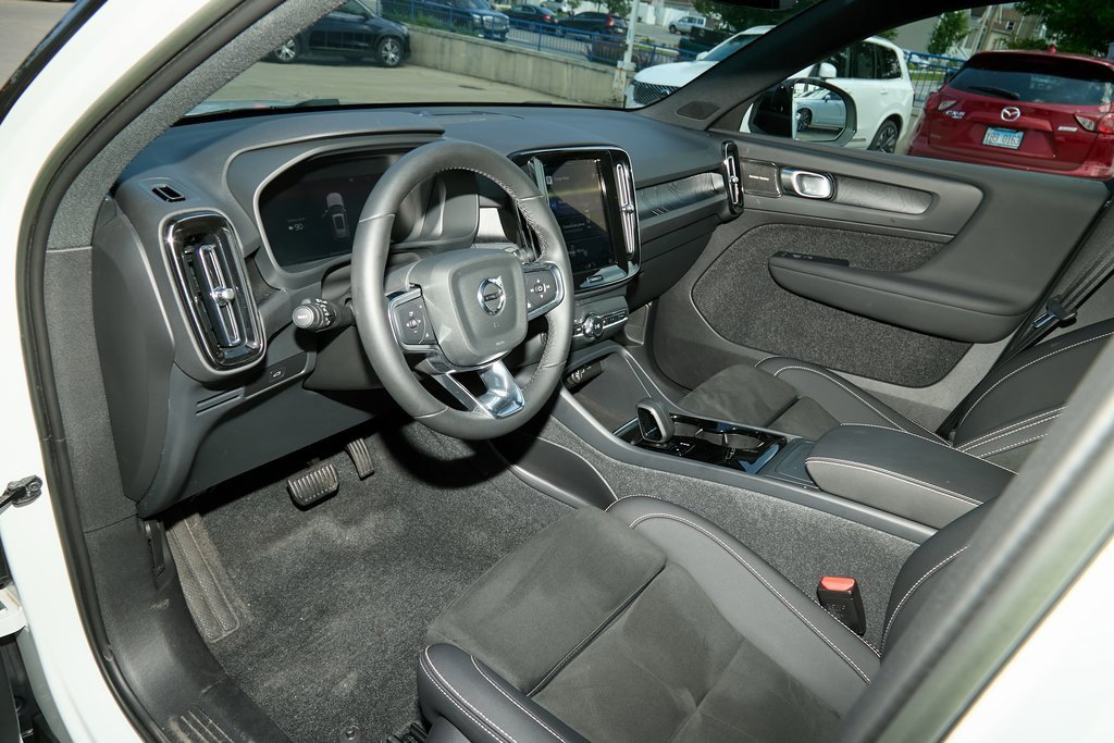 Certified 2023 Volvo XC40 Recharge Ultimate w/ Protection Package Premier image 12