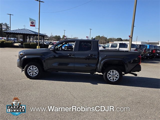 Used 2025 Toyota Tacoma SR image 4