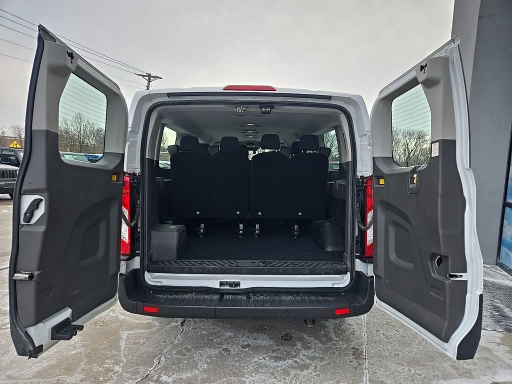 Used 2023 Ford Transit 350 XLT image 91