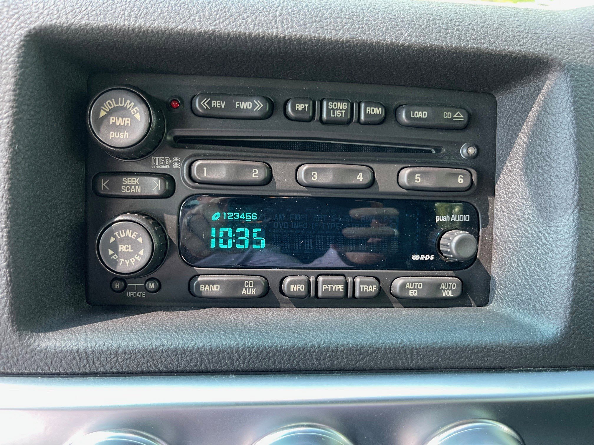 Used 2003 Chevrolet SSR w/ Preferred Equipment Group RWD image 14