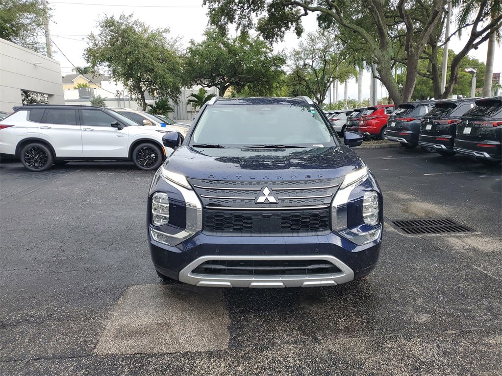 New 2025 Mitsubishi Outlander SEL image 2