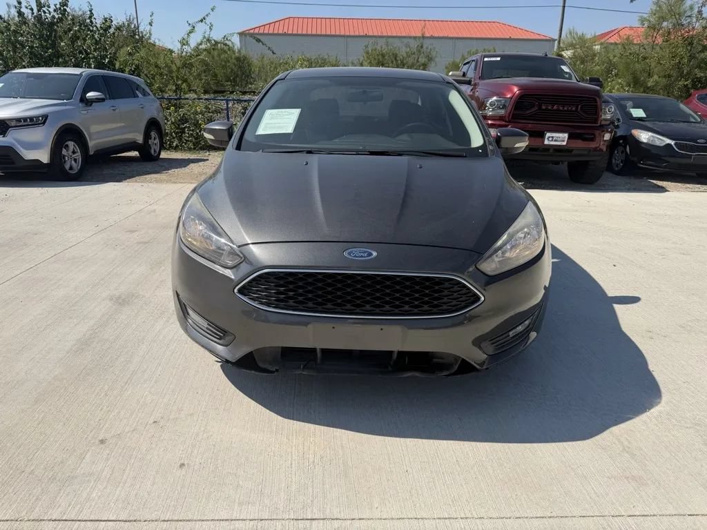 Used 2016 Ford Focus SE w/ Equipment Group 201A FWD image 5