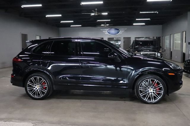 Used 2017 Porsche Cayenne Turbo AWD/4WD image 6