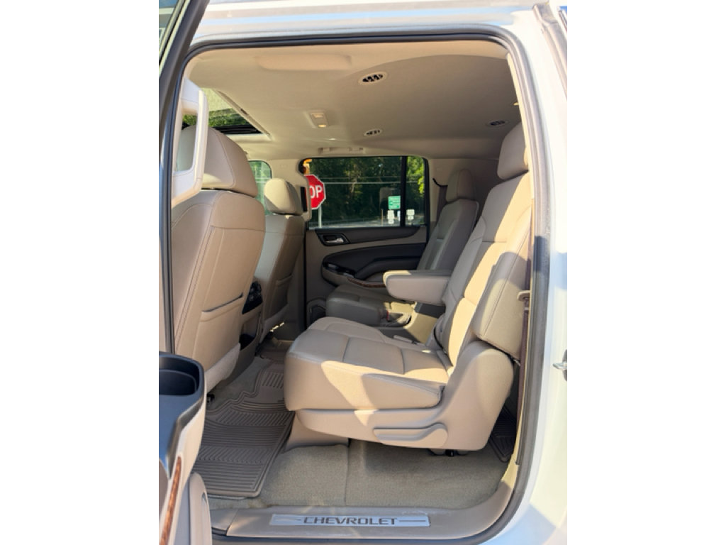 Used 2017 Chevrolet Suburban Premier RWD image 16