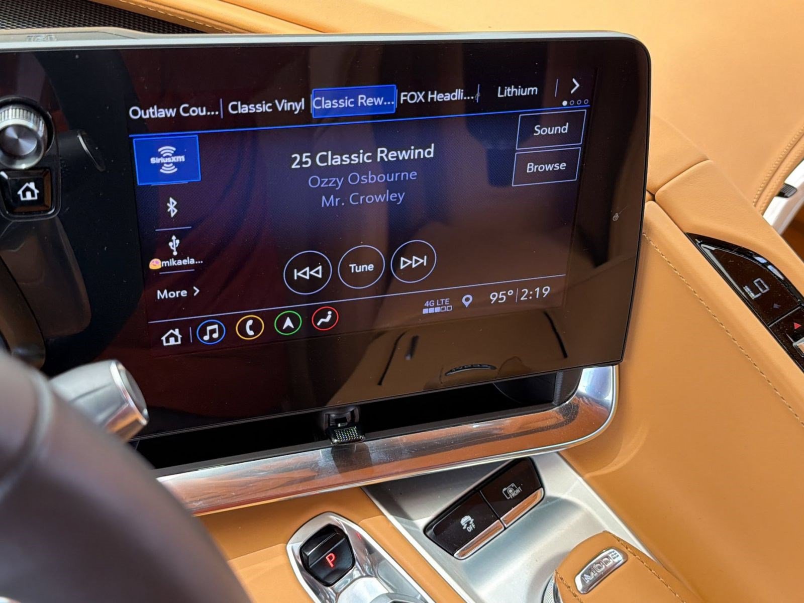 Certified 2020 Chevrolet Corvette Stingray Premium Cpe w/ 3LT Preferred Equipment Group RWD image 19