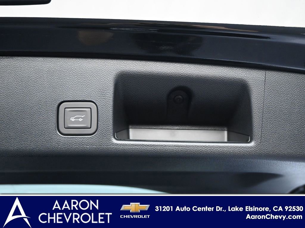 New 2026 Chevrolet Equinox EV LT image 18