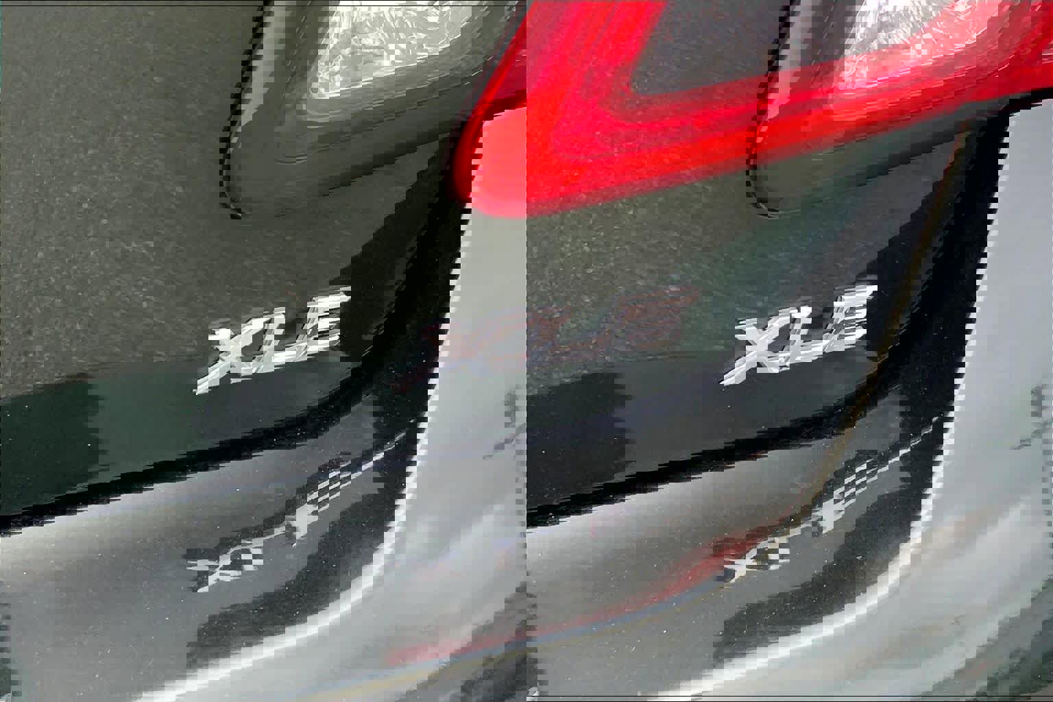 Used 2011 Toyota Camry XLE w/ XLE Extra-Value Pkg #1 FWD image 9