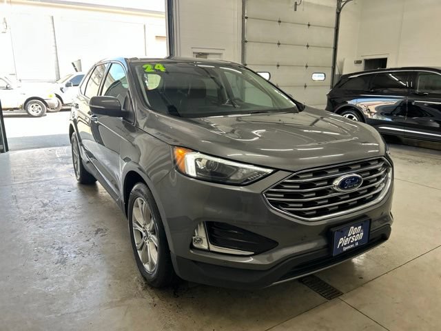 Used 2024 Ford Edge Titanium AWD/4WD image 3