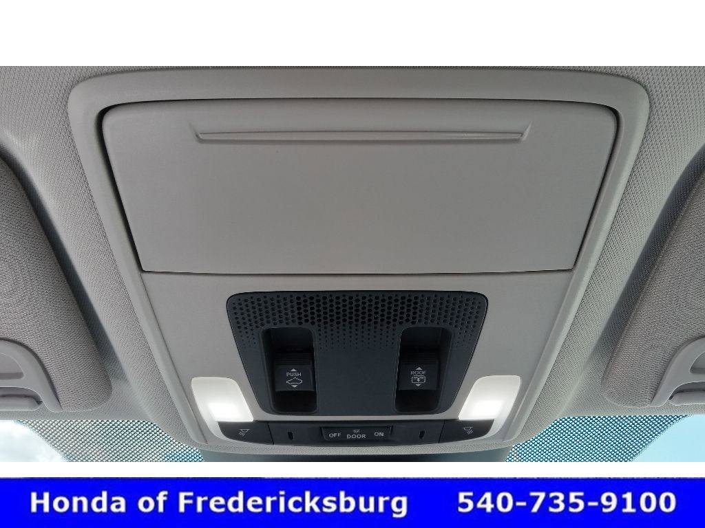 Certified 2025 Honda Pilot Touring image 24