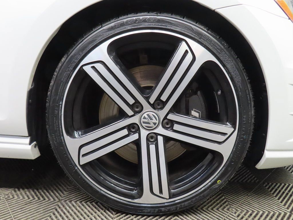 Used 2016 Volkswagen Golf R 4-Door image 7