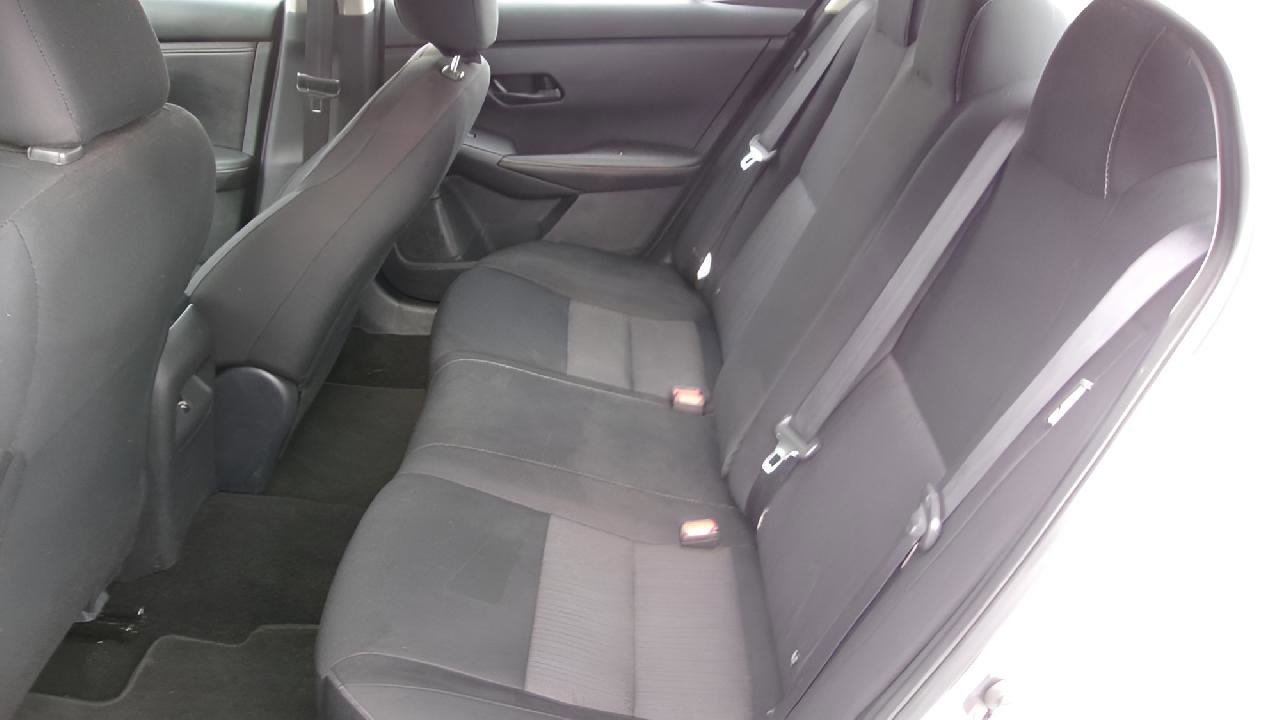 Used 2025 Nissan Sentra SV FWD image 10