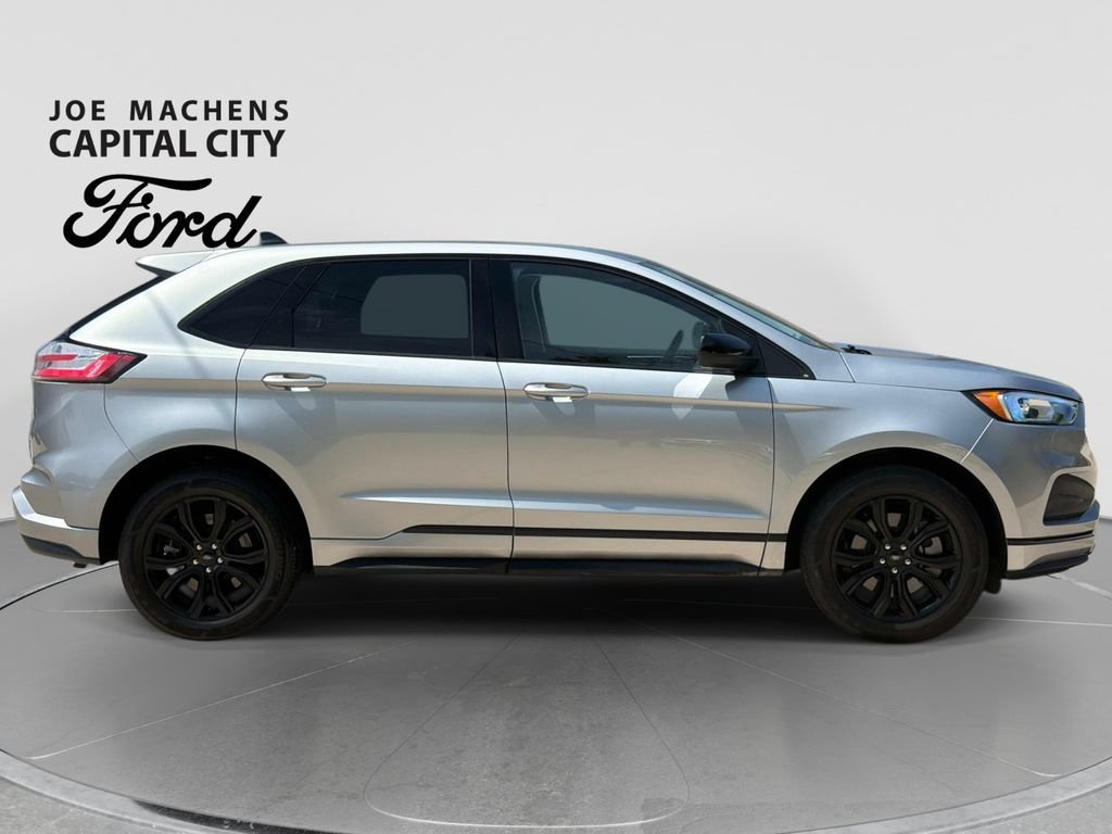 Used 2022 Ford Edge SE w/ Black Appearance Package AWD/4WD image 3