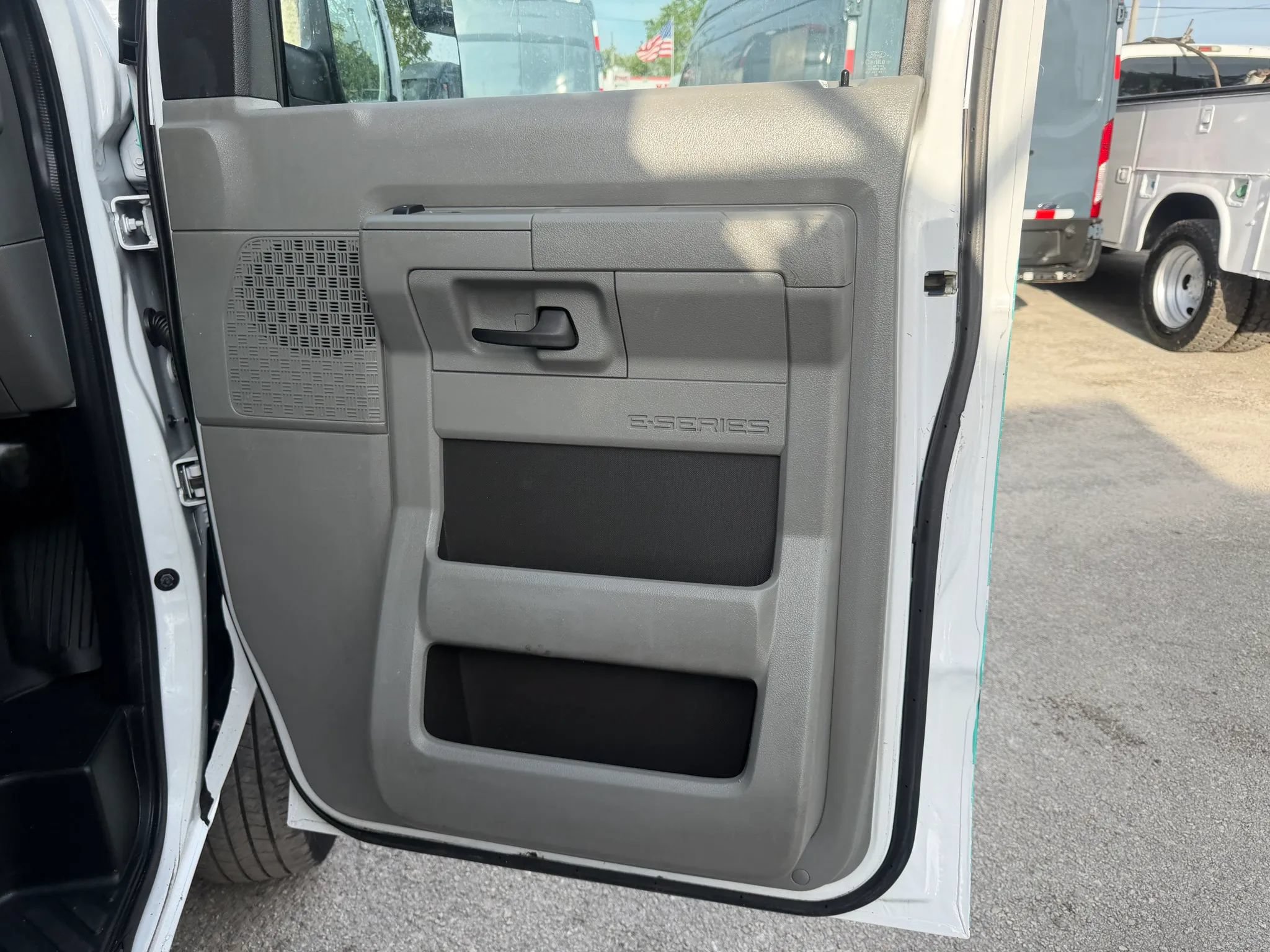 Used 2013 Ford E-350 and Econoline 350 Super Duty w/ PWR Group RWD image 12