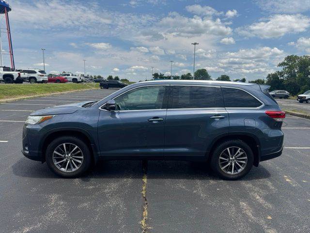 Certified 2019 Toyota Highlander XLE AWD/4WD image 6