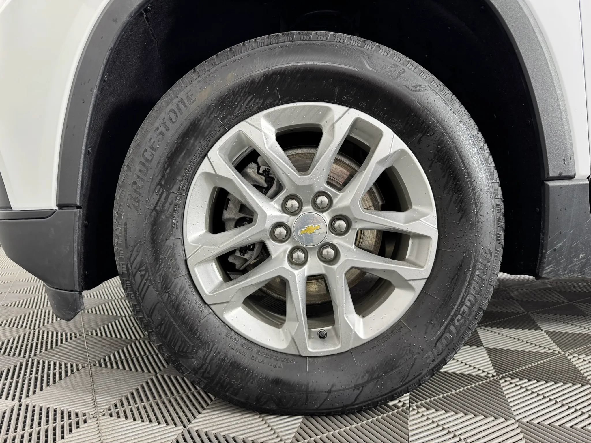 Used 2021 Chevrolet Traverse LS w/ LPO, Floor Liner Package FWD image 43