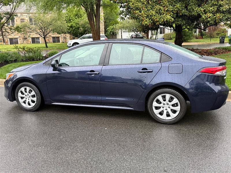 Used 2021 Toyota Corolla LE FWD image 15