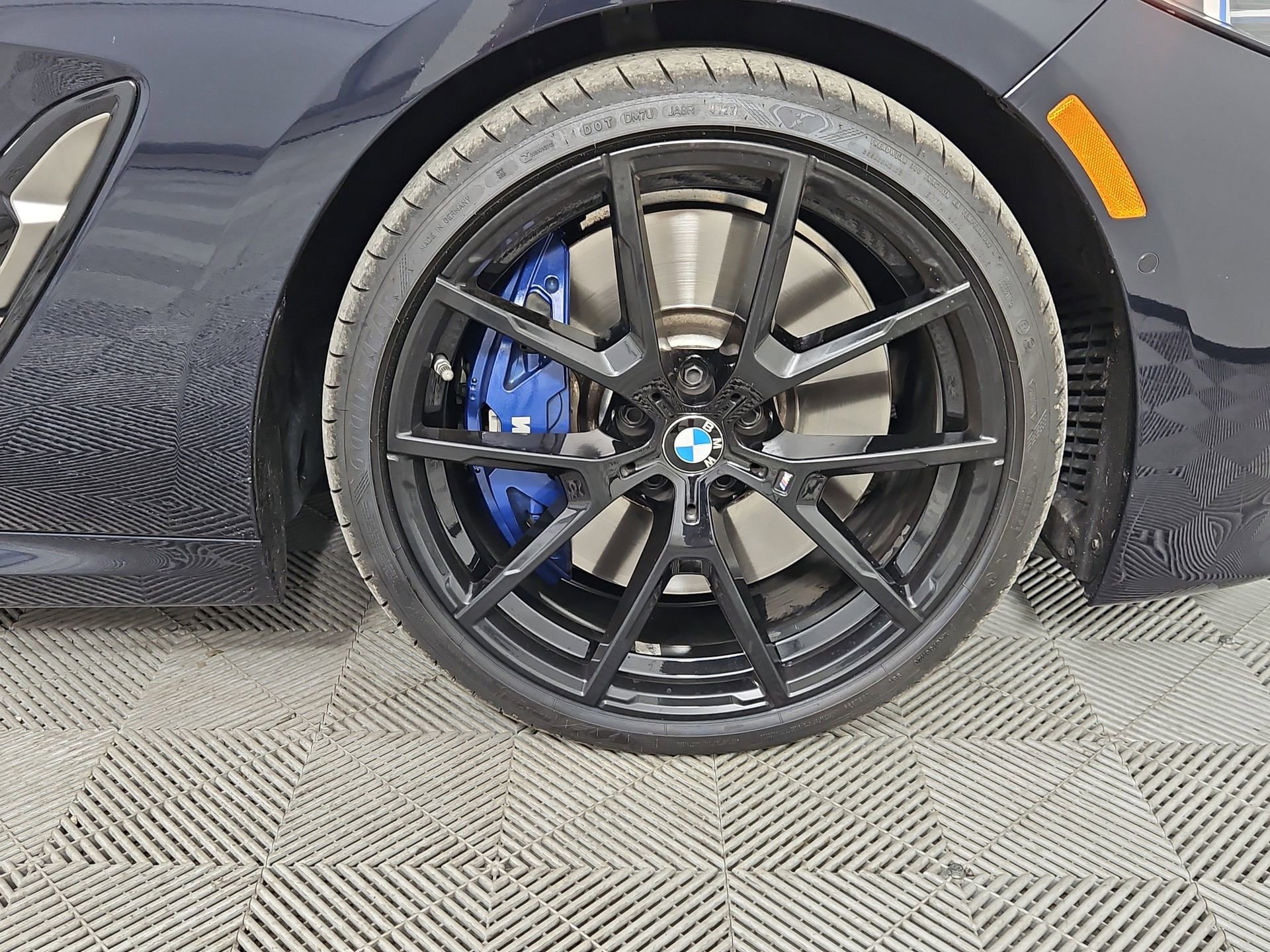 Used 2020 BMW M850i xDrive Coupe w/ M Carbon Exterior Package image 9
