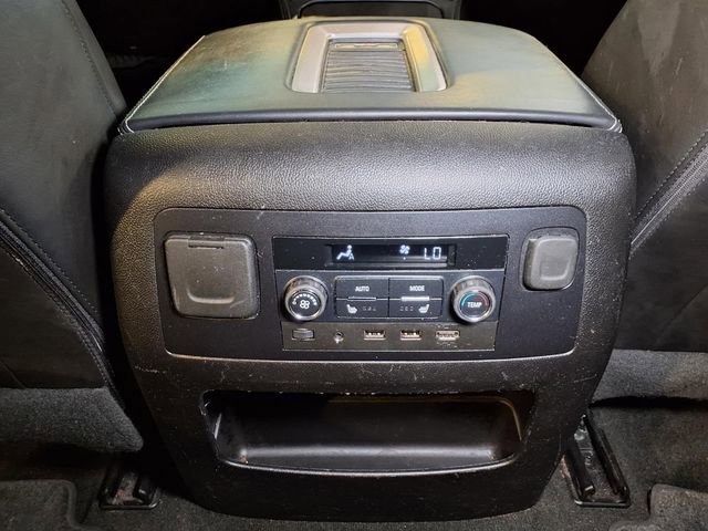 Used 2018 GMC Yukon Denali w/ Denali Ultimate Package AWD/4WD image 18