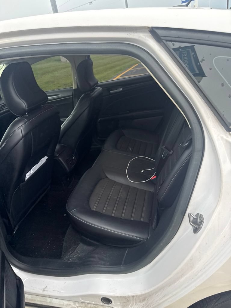Used 2018 Ford Fusion SE w/ Equipment Group 201A FWD image 8