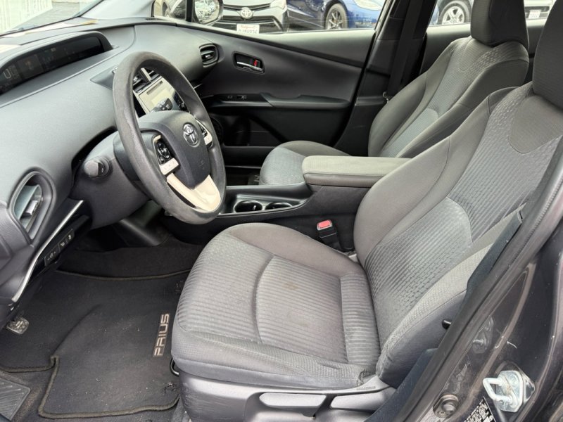 Used 2017 Toyota Prius Two w/ Prius Two Safety Plus Package FWD image 13
