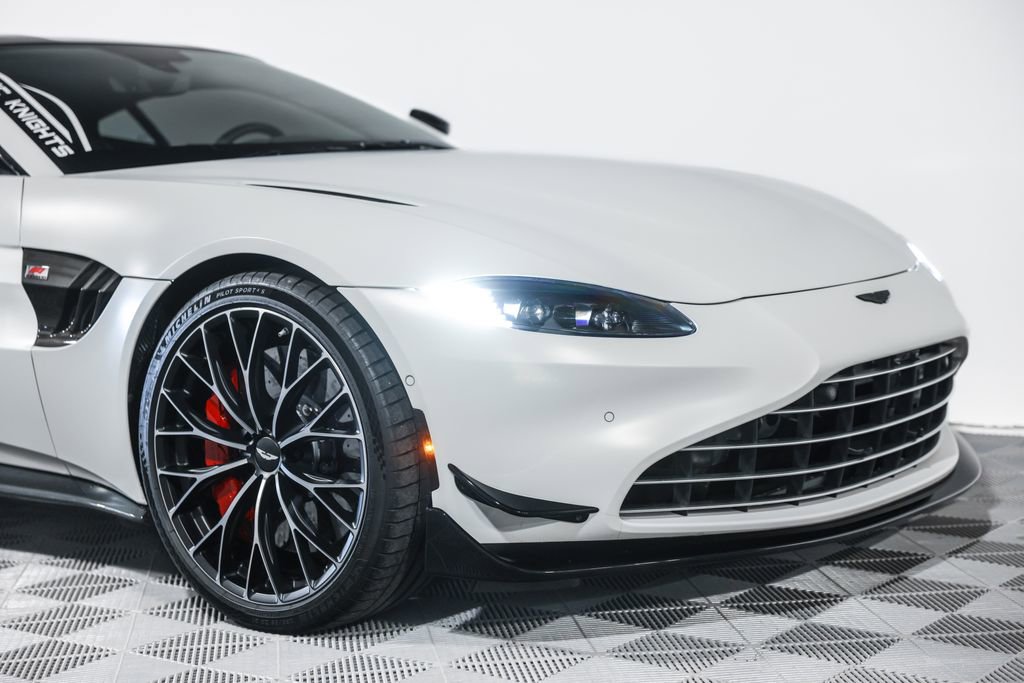 Used 2023 Aston Martin V8 Vantage Coupe RWD image 6