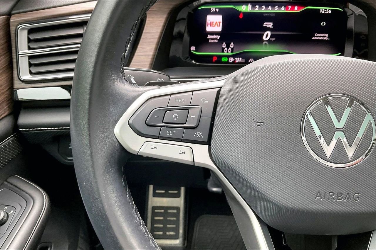 Used 2024 Volkswagen Atlas SEL Premium R-Line AWD/4WD image 32