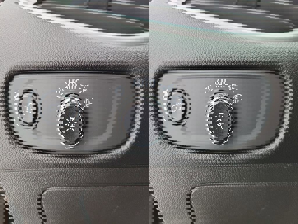 Used 2022 Chevrolet Malibu LT image 20