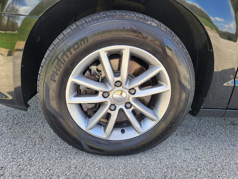 Used 2014 Dodge Grand Caravan R/T w/ Trailer Tow Group FWD image 32